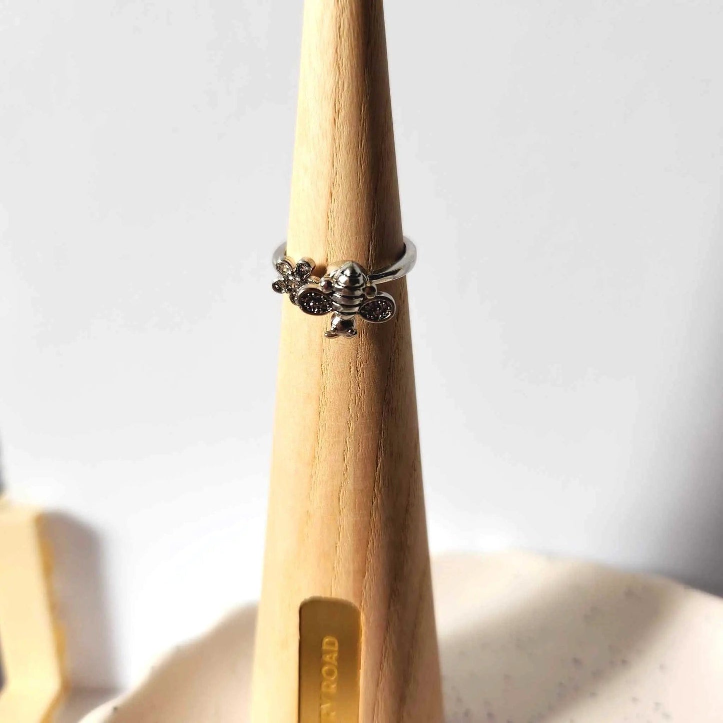 Mindful Rings Anxiety Ring Single Flower Bumble Bee Spinning Ring -  Fidget Anxiety Ring